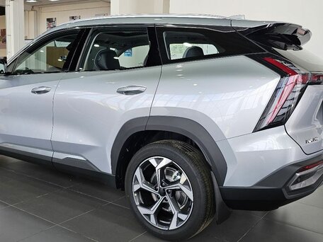 2026 Geely Atlas II, серебристый, 4119990 рублей, вид 5