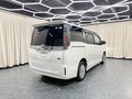 2015 Toyota Voxy III (R80), белый, 1699000 рублей - вид 6