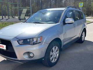 2011 Mitsubishi Outlander II Рестайлинг, серебристый, 1200000 рублей, вид 1