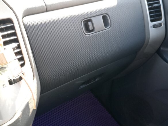 2004 Mitsubishi Pajero III Рестайлинг, серебристый, 1250000 рублей - вид 11