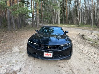 2019 Chevrolet Camaro 8-speed VI Рестайлинг, чёрный, 5200000 рублей, вид 3