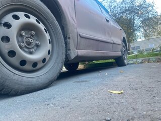 2001 Mitsubishi Galant VIII Рестайлинг, пурпурный, 130000 рублей, вид 4
