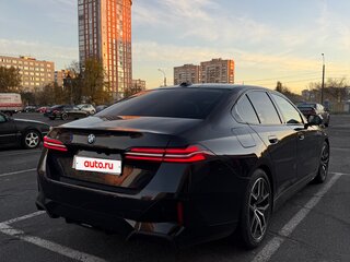 2025 BMW 5 серии 523d VIII (G60/G61/G68), чёрный, 7800000 рублей, вид 3