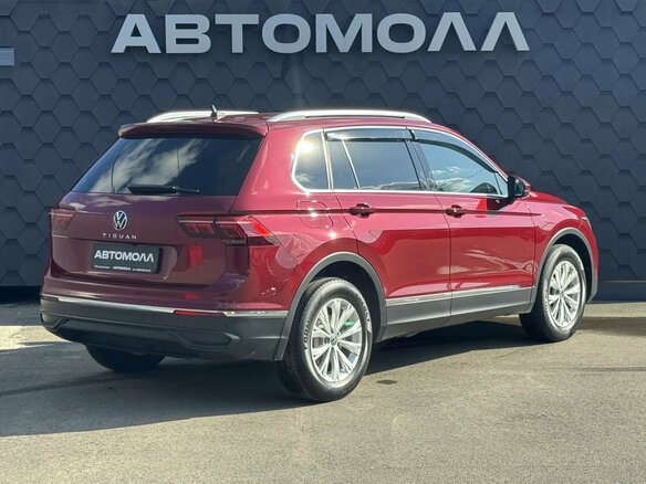 2021 Volkswagen Tiguan II Рестайлинг, красный, 2450000 рублей - вид 4