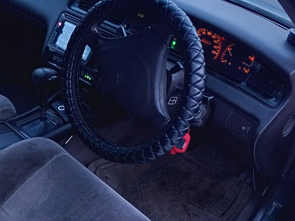 1992 Toyota Crown IX (S140), зелёный - вид 4
