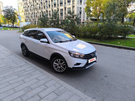 2018 Lada (ВАЗ) Vesta SW Cross I, белый, 870000 рублей, вид 2