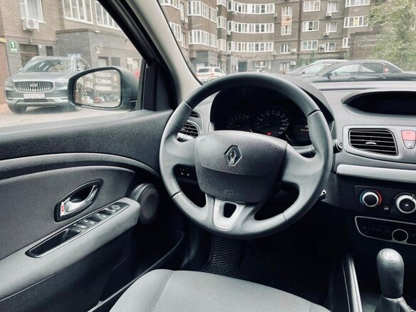 2010 Renault Fluence I, бежевый, 670000 рублей - вид 7