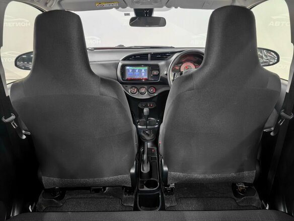 2018 Toyota Vitz III (XP130) Рестайлинг 2, чёрный, 975000 рублей - вид 16