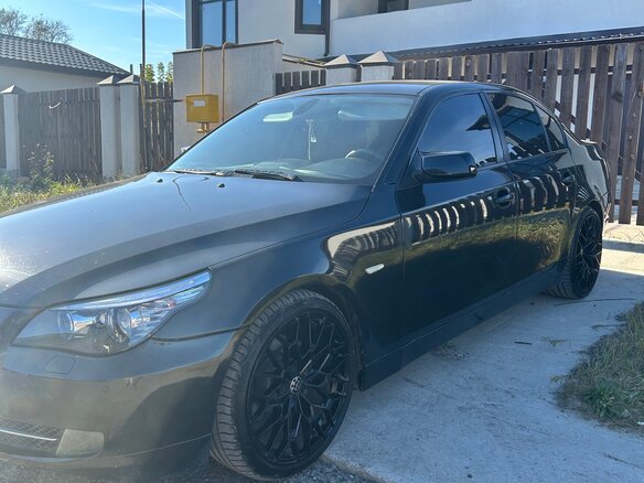 2008 BMW 5 серии 525i V (E60/E61) Рестайлинг, чёрный, 1300000 рублей - вид 5