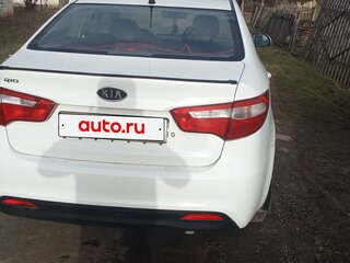 2012 Kia Rio 5-speed III, белый, 750000 рублей, вид 4
