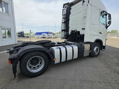 2019 Volvo FH, белый, 6900000 рублей, вид 4