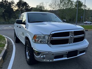 2023 Ram 1500 Quad Cab IV (DS/DJ), белый, 3800000 рублей, вид 3