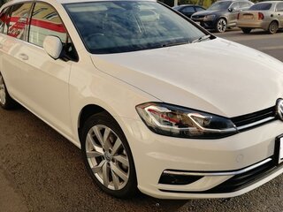 2018 Volkswagen Golf VII Рестайлинг, белый, 1900000 рублей, вид 3