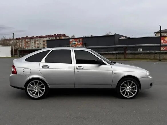 2015 Lada (ВАЗ) Priora I Рестайлинг, серебристый, 600000 рублей - вид 4