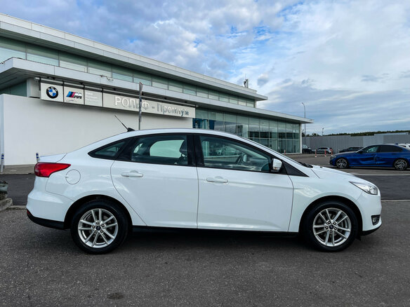 2018 Ford Focus III Рестайлинг, белый, 1210000 рублей - вид 3