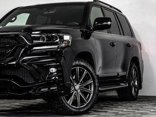 2017 Toyota Land Cruiser 200 Series Рестайлинг 2, чёрный, 5930100 рублей, вид 2