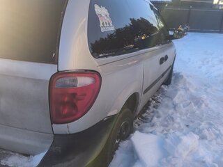 2001 Dodge Caravan 3-speed IV, серебристый, 250000 рублей, вид 3