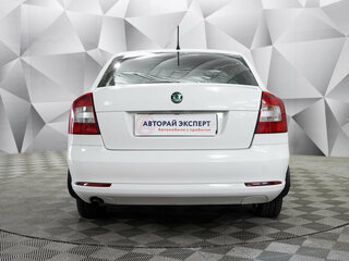 2012 Skoda Octavia II (A5) Рестайлинг, белый, 745000 рублей, вид 4