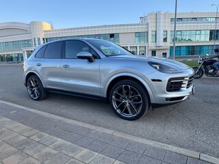 2019 Porsche Cayenne III, серый, 6400000 рублей, вид 5