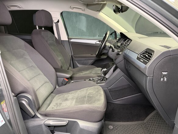 2021 Volkswagen Tiguan II Рестайлинг, серый - вид 24