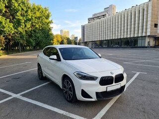 2021 BMW X2 xDrive20i I (F39), белый, 4250000 рублей, вид 3
