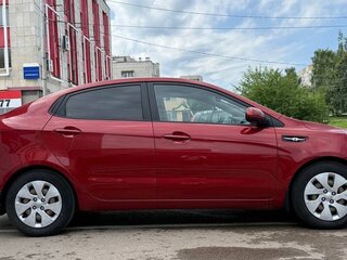 2016 Kia Rio III Рестайлинг, красный, 950000 рублей, вид 4