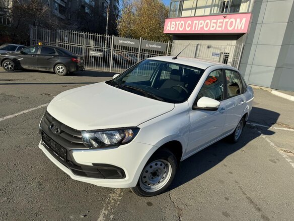 2026 Lada (ВАЗ) Granta I Рестайлинг, белый, 987000 рублей - вид 8