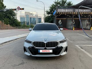 2026 BMW 5 серии 520i VIII (G60/G61/G68), серый, 7650777 рублей, вид 1