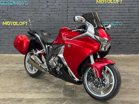 2011 Honda VFR 1200, красный, 875000 рублей, вид 2