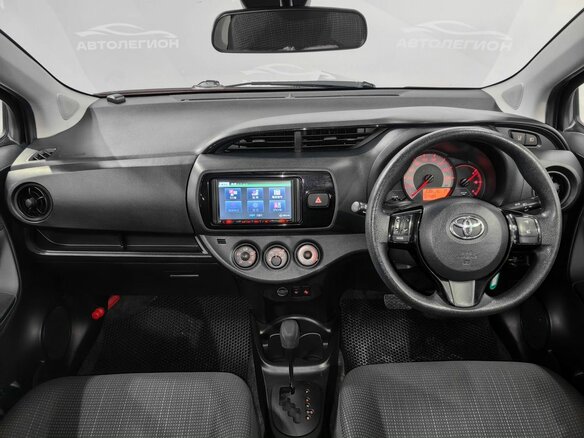 2018 Toyota Vitz III (XP130) Рестайлинг 2, чёрный, 975000 рублей - вид 8