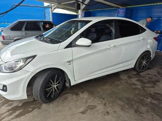 2013 Hyundai Solaris I, белый, 710000 рублей, вид 5