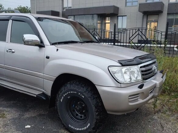 2004 Toyota Land Cruiser 105 100 Series Рестайлинг 1, серебристый - вид 10