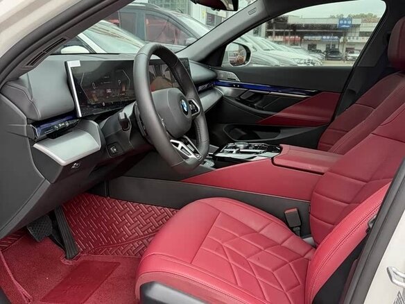 2025 BMW 5 серии 530Li xDrive VIII (G60/G61/G68), белый - вид 8