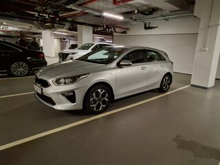 2018 Kia Ceed III, серебристый, 1415000 рублей, вид 2