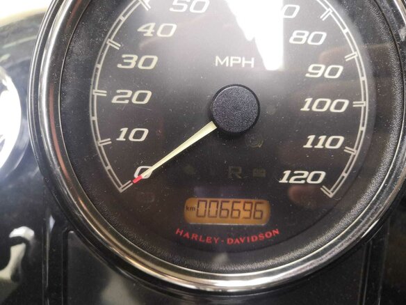 2021 Harley-Davidson Road King, чёрный, 1690000 рублей - вид 11