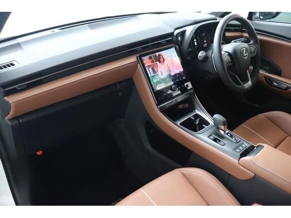 2025 Lexus LBX, белый, 4333666 рублей - вид 18