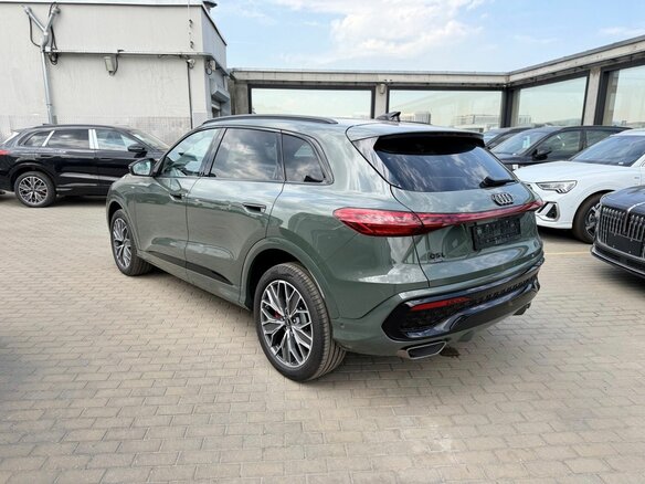 2026 Audi Q5 L III (GU), зелёный - вид 4