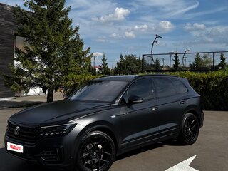 2022 Volkswagen Touareg III, чёрный, 7800000 рублей, вид 1