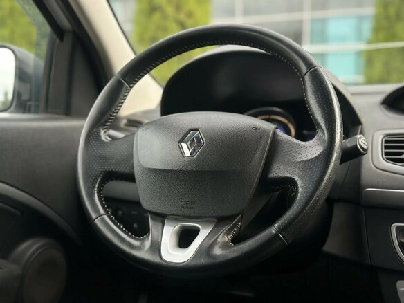 2013 Renault Megane III Рестайлинг, белый, 620000 рублей - вид 8