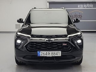 2023 Chevrolet TrailBlazer III Рестайлинг, чёрный, 1850000 рублей, вид 2