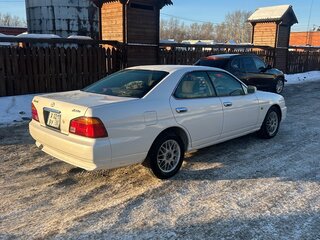 1998 Nissan Laurel VIII (C35), белый, 450000 рублей, вид 3