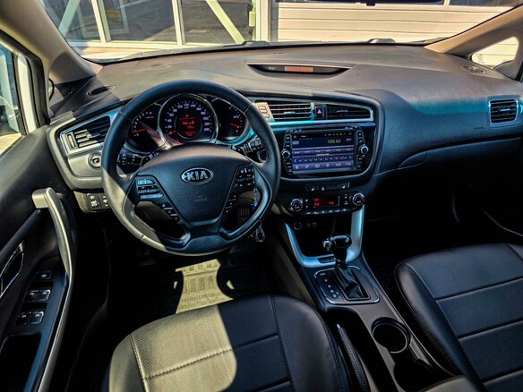 2018 Kia Ceed II Рестайлинг, белый, 1396000 рублей - вид 5