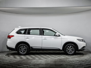 2017 Mitsubishi Outlander III Рестайлинг 2, белый, 1523777 рублей, вид 4