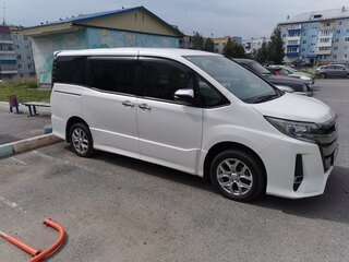 2021 Toyota Noah III (R80) Рестайлинг, белый, 2600000 рублей, вид 2