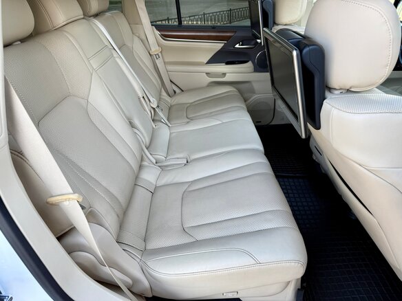 2016 Lexus LX 570 III Рестайлинг 2, белый, 7300000 рублей - вид 15