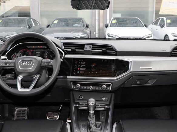 2026 Audi Q3 TFSI III (FJ), серый, 3900000 рублей - вид 12