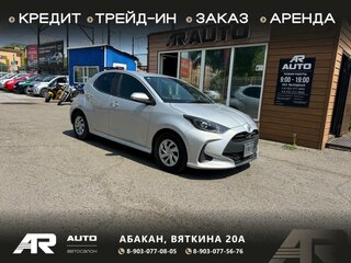 2021 Toyota Yaris IV, серый, 1149000 рублей, вид 1