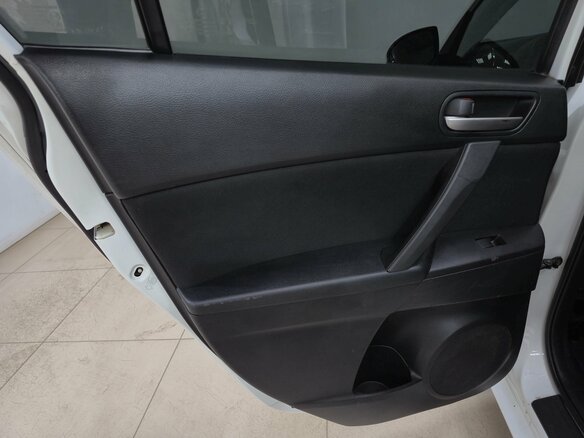 2011 Mazda 3 II (BL) Рестайлинг, белый - вид 13