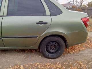 2013 Lada (ВАЗ) Granta I, зелёный, 425000 рублей, вид 4