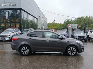 2015 Kia Rio III Рестайлинг, серый, 736000 рублей, вид 4